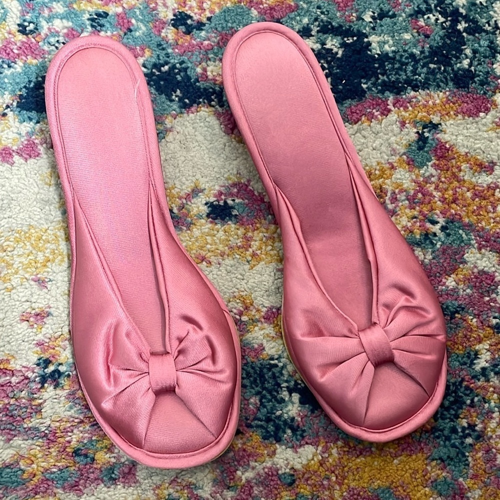 Vanity Fair Vintage Pink Ladies Slippers  "Plenty Pink" House Slippers 6.5